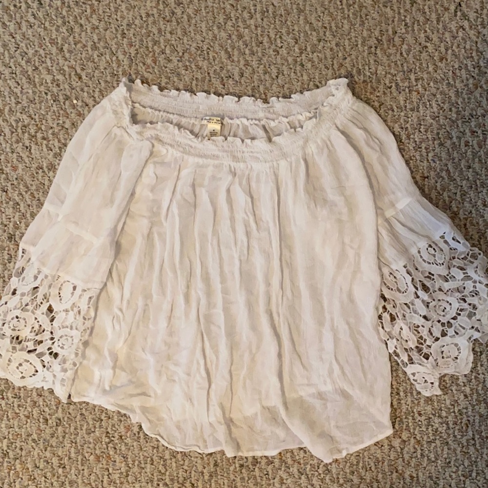 BEAUTIFUL FLOWY TOP
